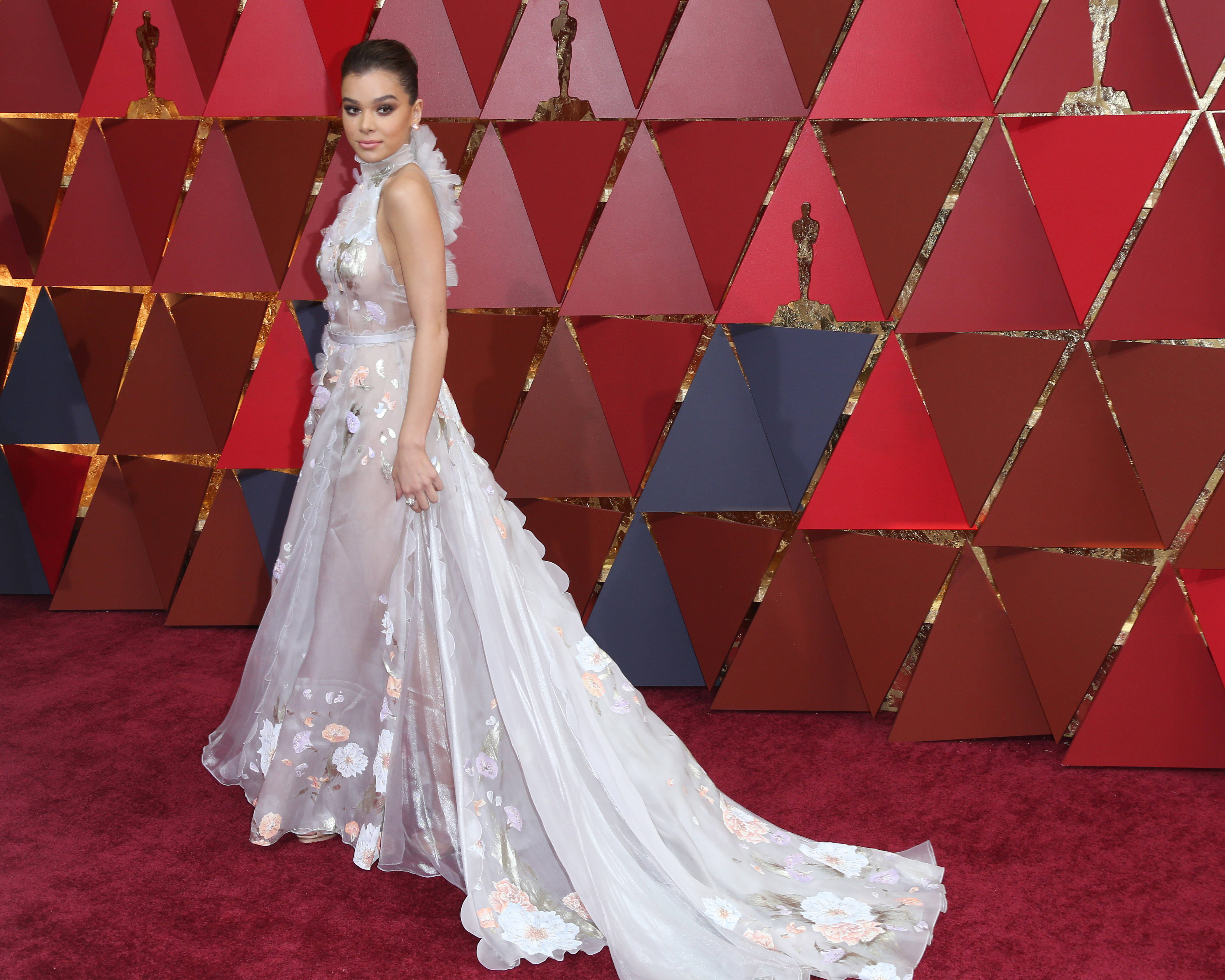 Hailee Steinfeld At 89th Annual Academy Awards in 