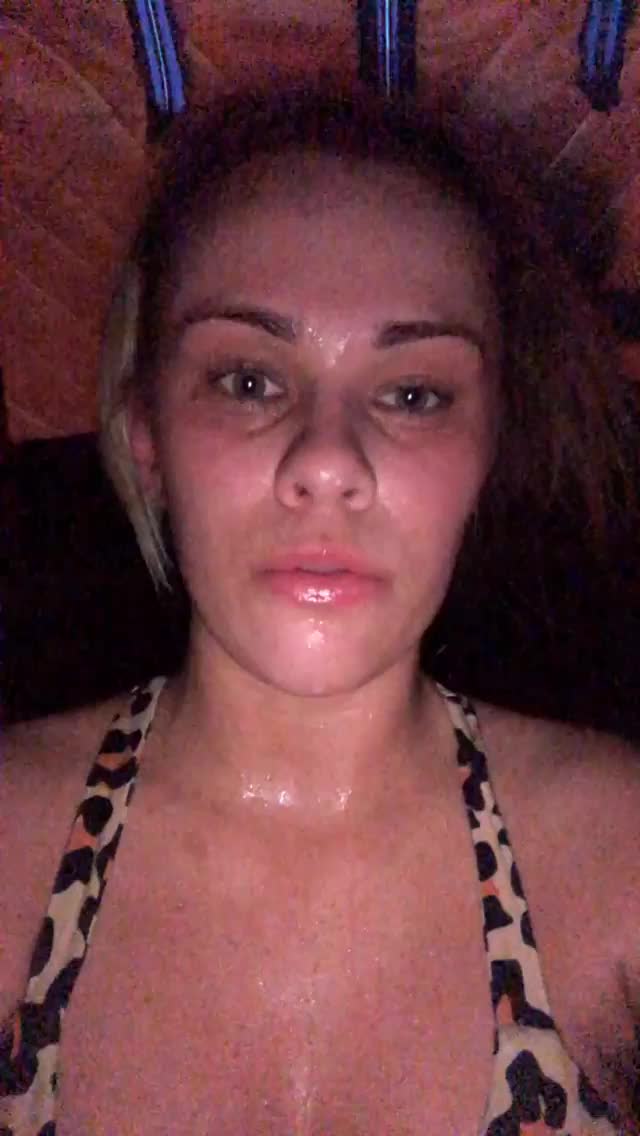Paige nip pic - UFC Star Paige VanZant Shares Topless Photo That Reveals Ha...