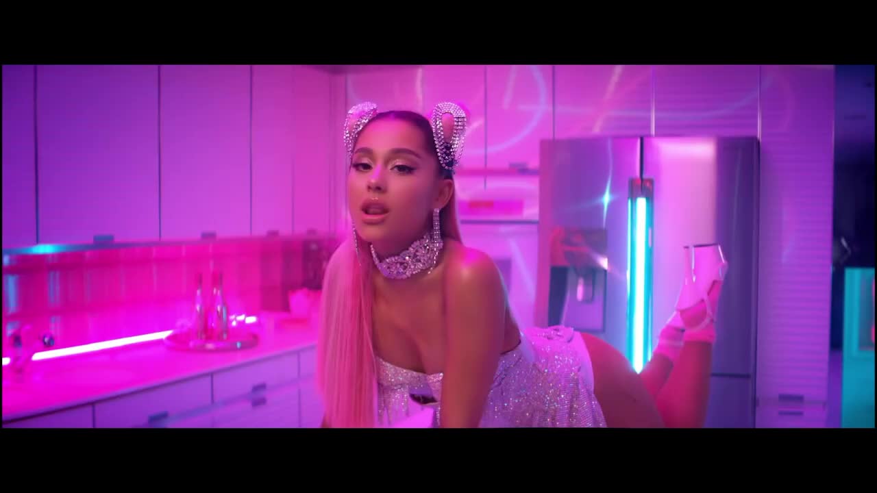 Ariana Grande 7 Rings Music Video. Zoom On High Heels Edit - Famous Nipple