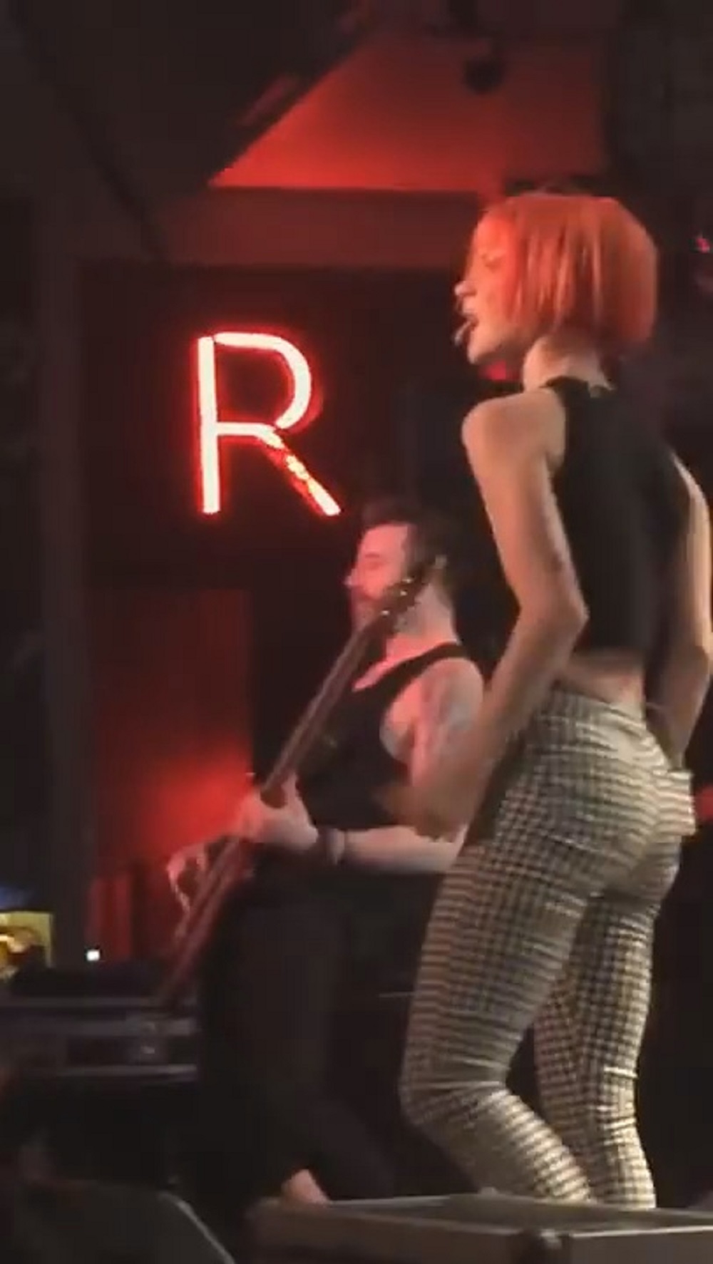 Hayley Williams In Tight Pants