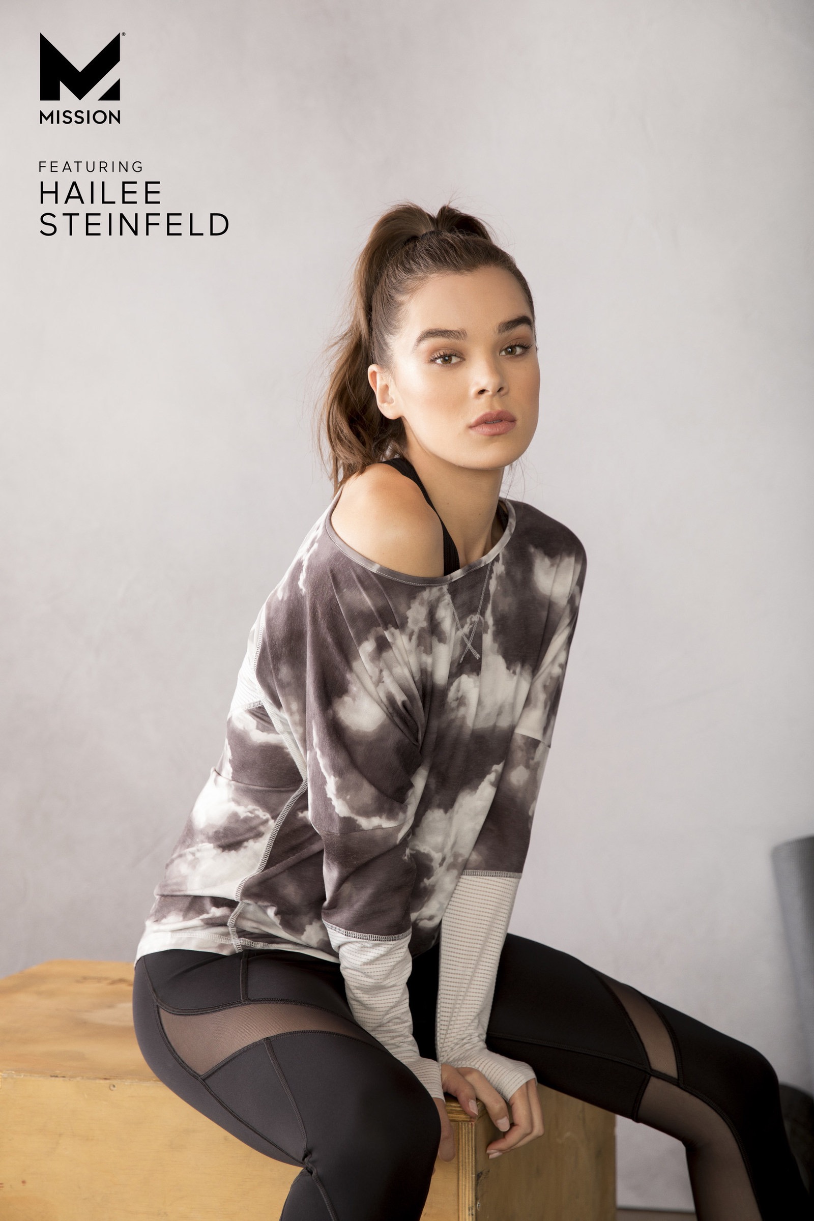 In Workout Clothes – Hailee Steinfeld