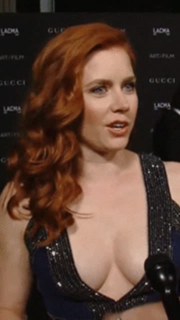 Amy Adams Loves Showing Off Cleavage - Famous Nipple