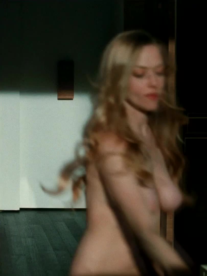 Amanda Seyfried Nipples Telegraph