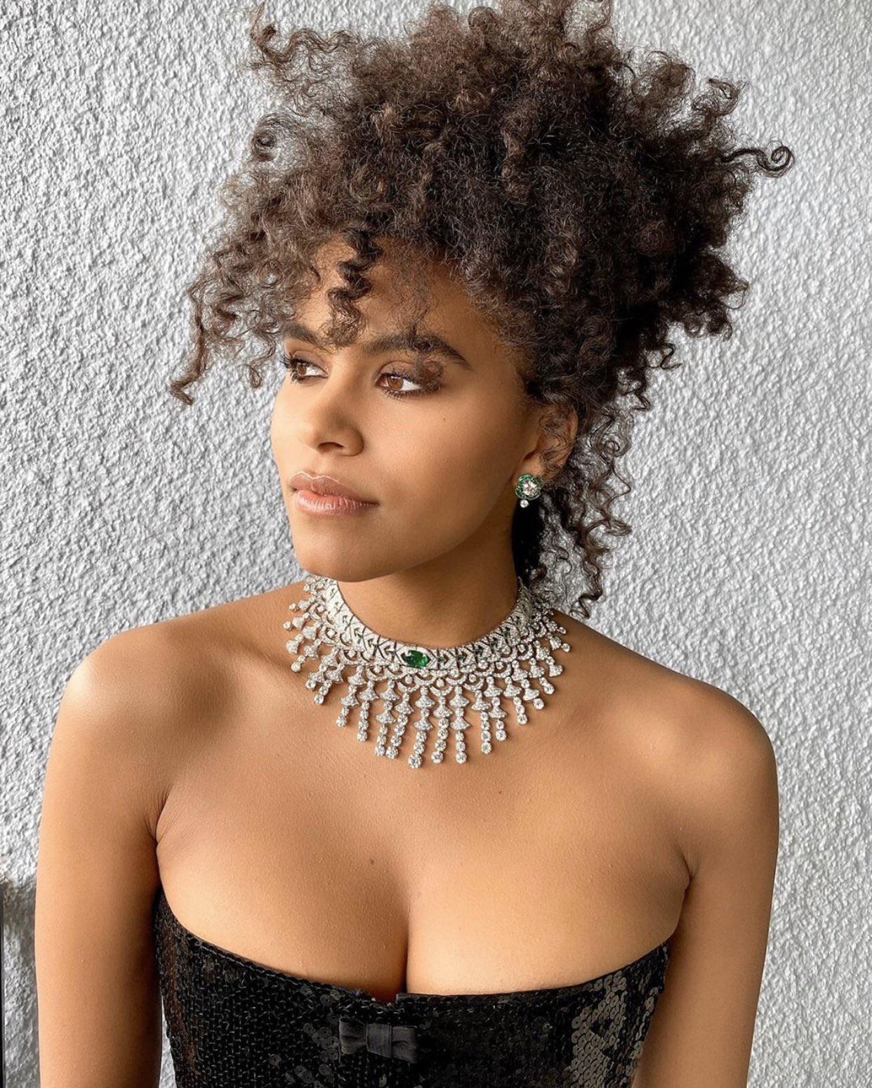 Zazie beetz nipple