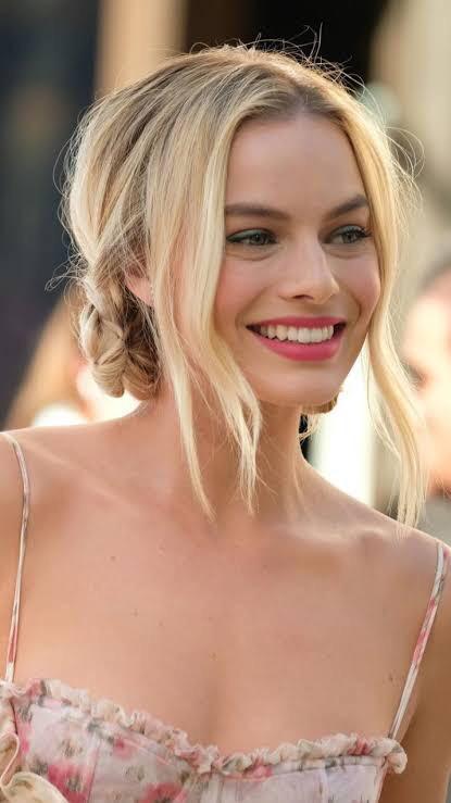 Margot Robbie Is So Perfect 🥺🥺 Famous Nipple