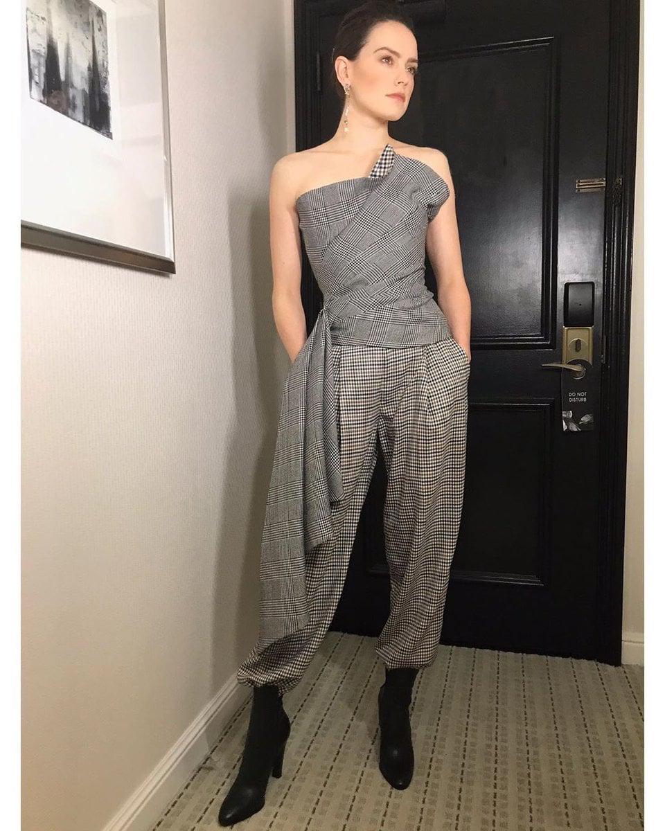 Daisy Ridley Looking Lovely In Grey