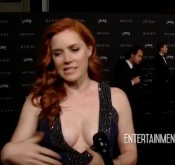 Amy Adams – Sexy Cleavage