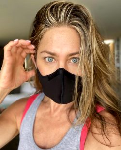 Jennifer Aniston – Even Masked And Without Makeup She Is Spectacular.