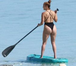 Jennifer Lopez Ass At Natural