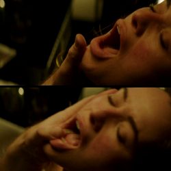 Lena Headey’s Sexy Lips – 9 Bullets