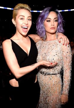 Miley Cyrus Giving Katy Perry A Little Support