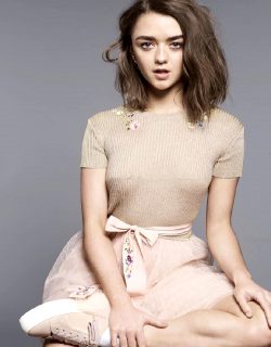 PM Me If You Want To Do A Naughty RP As Maisie For Me!