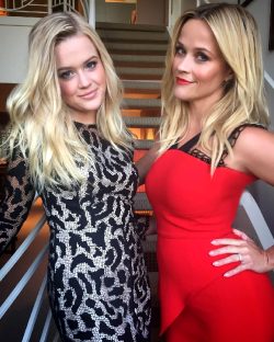 Reese Witherspoon With Her Daughter 🔥🔥