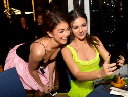 Sarah Hyland And Victoria Justice