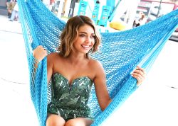 Sarah Hyland Is A Knockout