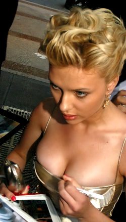 Scarlett Johansson 😍