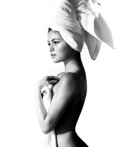 Selena Gomez + 2 Towels