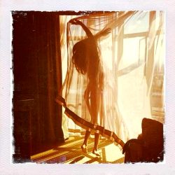 Selena Gomez Naked Behind A Curtain