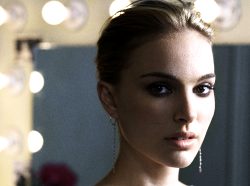This Picture Of Natalie Portman Is Such A High Resolution, If You Zoom In On Het Forehead You Can Even See Things You Wouldn’t Be Able To See With Your Naked Eye.