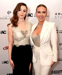 Thomasin McKenzie & Scarlett Johansson